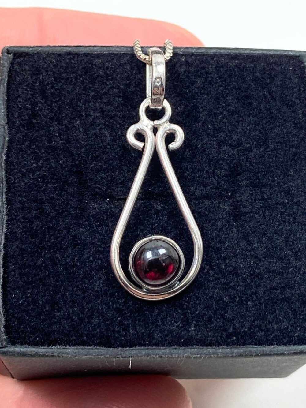 925 Sterling Silver Genuine Garnet Necklace (18 inch) (3.8g)